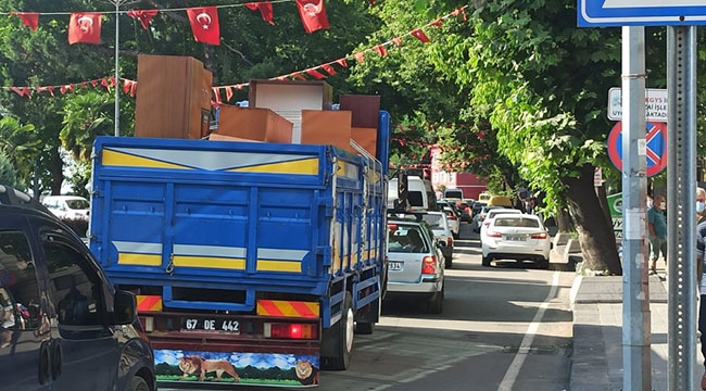 Kadırga'da Trafik Durma Noktasına Geldi 