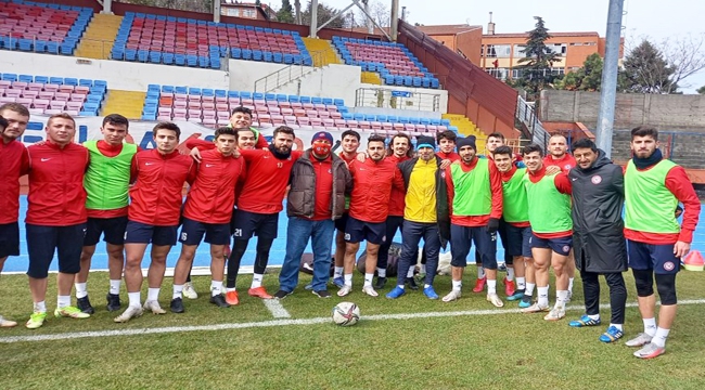 Kömürspor Sevdalısı, Futbolculara İkramda Bulundu