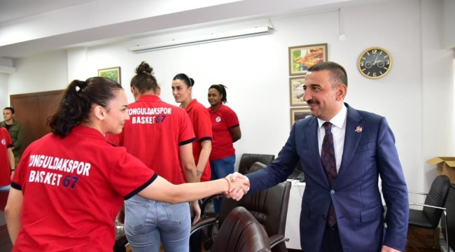 Zonguldakspor Kadın Basket Hacıbektaşoğlu'nu Ziyaret Etti